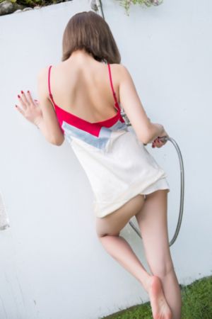 极品美女模特写真集_BD英语免费观看